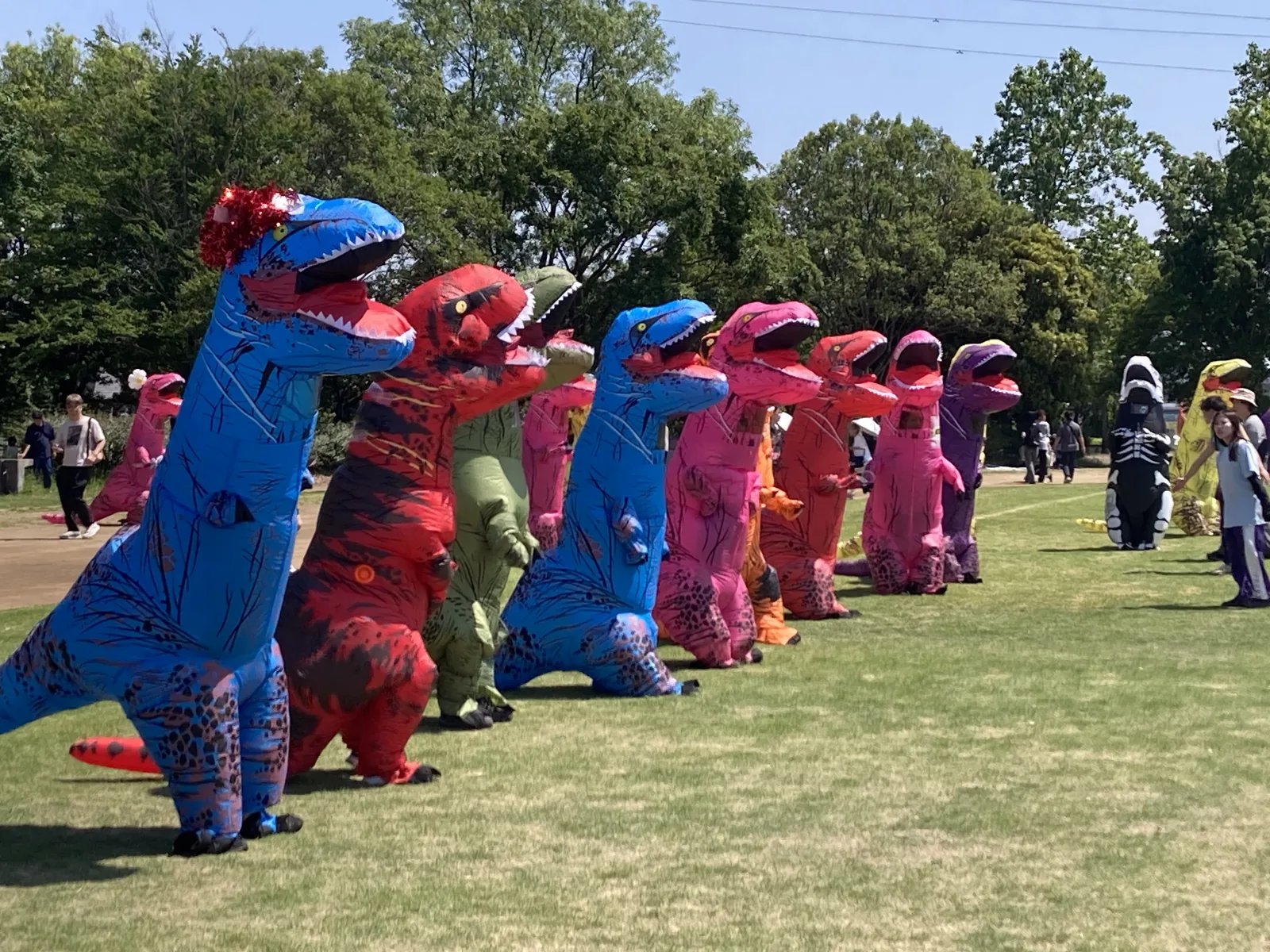 スプリングフェスティバル「ティラノサウルスレース」（平成の森公園）